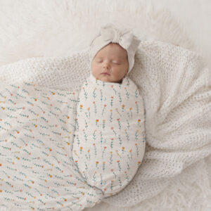 Handcrafted wrap set, perfect for swaddling baby and helps reduce the startle reflex, promoting longer, more restful sleep for your baby in a South African-inspired nursery. Cinnamon and Spice. Featuring any print